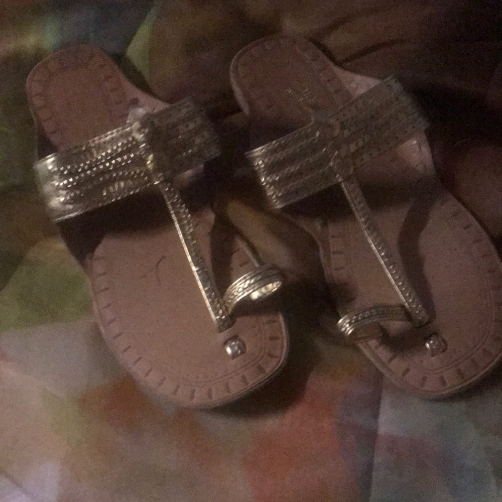 Arizona size 7 1/2 gold sandal